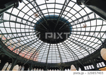 Round transparent ceiling with windows roof of palace 120857403