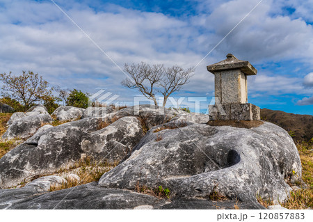 平尾台の秋景色・草紅葉 【福岡県北九州市】 平尾台の秋景色・草紅葉 【福岡県北九州市】 120857883
