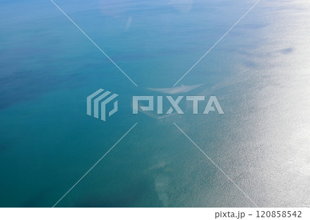ヘリから撮影した太平洋 120858542