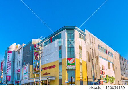 日本の横浜都市景観 横浜市営地下鉄　港南中央駅前などを望む＝3日 120859180