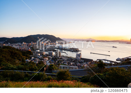 和布刈第2展望台から見る門司の夕景 和布刈第2展望台から見る門司の夕景 120860475