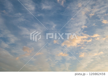 朝焼け空 朝日に染まる雲 朝焼け空 朝日に染まる雲 120862438