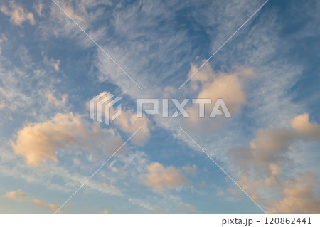 朝焼け空 朝日に染まる雲 朝焼け空 朝日に染まる雲 120862441