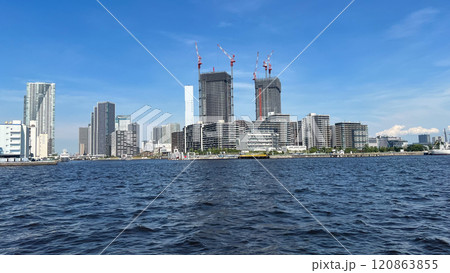晴海ふ頭と東京湾の風景 晴海ふ頭と東京湾の風景 120863855