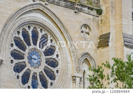 フランス　ニーム　サン・ボーディール教会 120864984