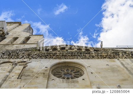 フランス　ニーム　サン・カストール大聖堂 120865004