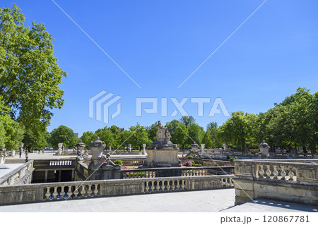 南フランス ニーム フォンテーヌ庭園 南フランス ニーム フォンテーヌ庭園 120867781