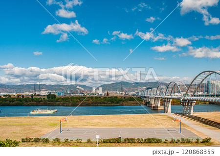 淀川に架かる水管橋 枚方市 淀川に架かる水管橋 枚方市 120868355