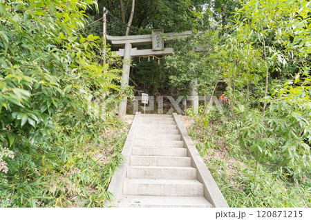 耳成山の登山口にある鳥居(大和三山) 耳成山の登山口にある鳥居(大和三山) 120871215