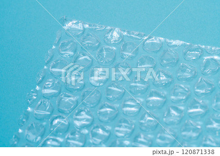 水色背景で衝撃吸収材の背景素材 水色背景で衝撃吸収材の背景素材 120871338