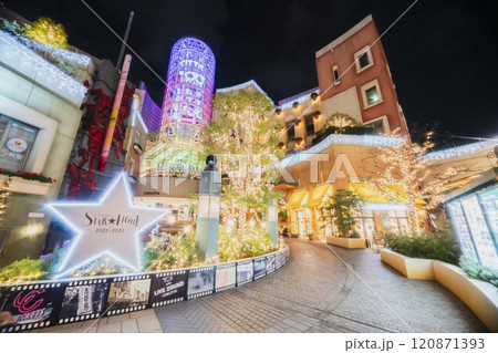 川崎のラチッタデッラ(チネチッタ)の都市夜景 街を彩るイルミネーション【神奈川県・川崎市】 川崎のラチッタデッラ(チネチッタ)の都市夜景 街を彩るイルミネーション【神奈川県・川崎市】 120871393