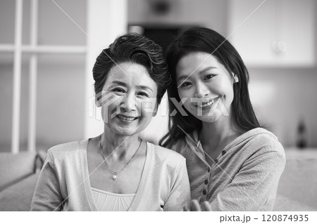 portrait of asian senior mother and adult daughter portrait of asian senior mother and adult daughter 120874935