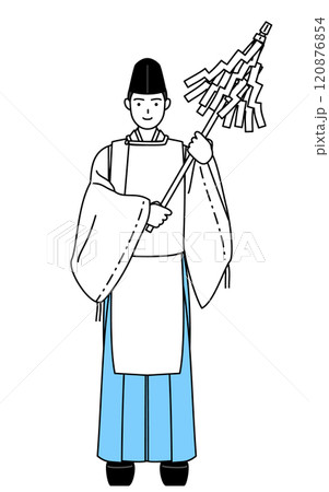 御祈祷する神社の神主、烏帽子と狩衣姿 120876854