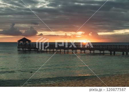Tropical carribbean beach 120877587