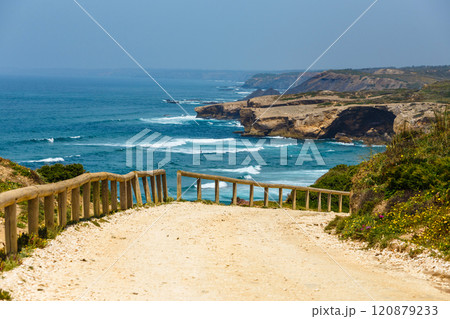 Praia de Monte Cl?rigo, Algarve, Portugal 120879233