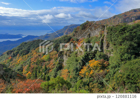 寒霞渓　烏帽子岩を望む　秋　（香川県　小豆島） 120881116