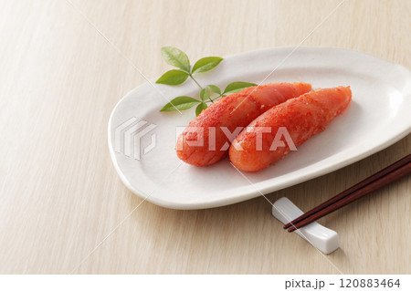白い皿に盛った辛子明太子 白い皿に盛った辛子明太子 120883464