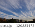 白い線の雲 120883472