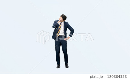 落ち込む男性ビジネスパーソンの全身写真 落ち込む男性ビジネスパーソンの全身写真 120884328