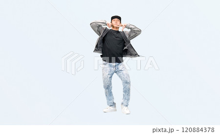 ダンスする男性ダンサーの全身写真 120884378