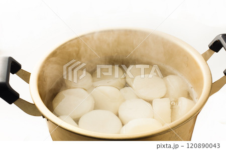 大根の下茹で 家庭料理 大根の下茹で 家庭料理 120890043