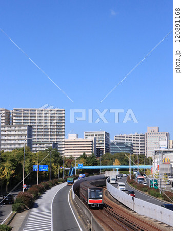 千里ニュータウンを走る大阪メトロ30000系 120891168