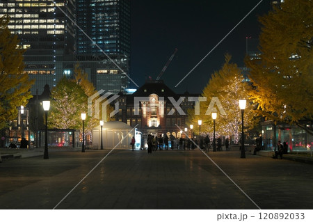 東京丸の内行幸通りのイルミネーション 120892033