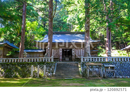 鳥取・八頭郡若桜町 若桜神社 本殿 鳥取・八頭郡若桜町 若桜神社 本殿 120892571