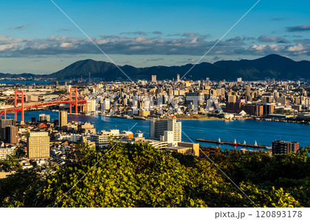 高塔山公園から若松戸畑の夕景【福岡県北九州市】 120893178