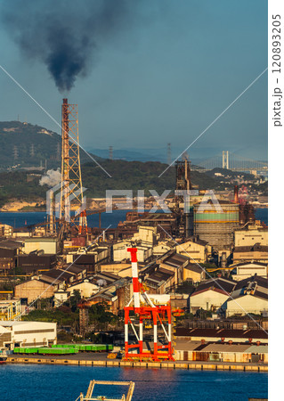 高塔山公園から若松戸畑の夕景【福岡県北九州市】 120893205
