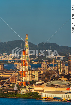 高塔山公園から若松戸畑の夕景【福岡県北九州市】 高塔山公園から若松戸畑の夕景【福岡県北九州市】 120893206