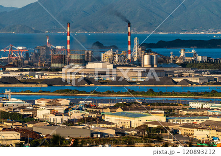 高塔山公園から若松戸畑の夕景【福岡県北九州市】 120893212