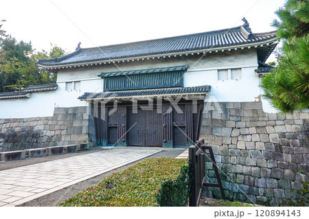 二条城 北大手門・北堀(京都府京都市) 二条城 北大手門・北堀(京都府京都市) 120894143