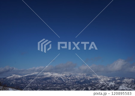 早春の稜線からの景色 120895583