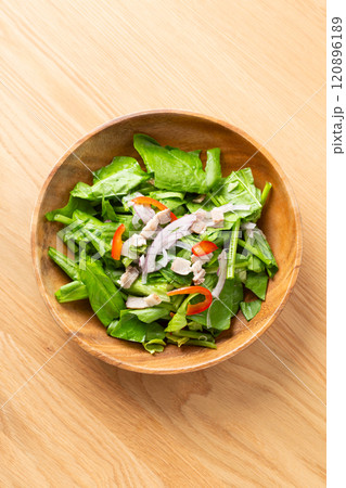 ほうれん草とベーコンのサラダ 120896189
