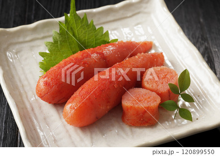 お皿に盛り付けた辛子明太子 お皿に盛り付けた辛子明太子 120899550