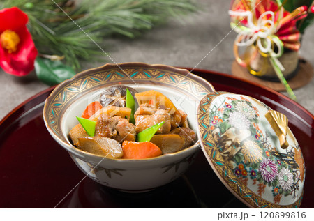 日本のお正月　筑前煮 120899816