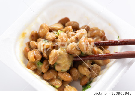 パック入りの市販の納豆 120901946