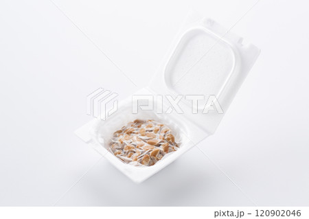 パック入りの市販の納豆 120902046