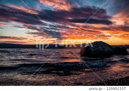 Scenic sunset on the lake 120902337