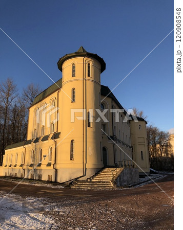 Building with corner tower in foreground 120908548