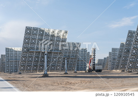 溶融塩タワー型太陽熱発電所 120910545