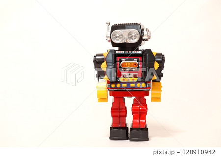 レトロなブリキ製のロボット レトロなブリキ製のロボット 120910932