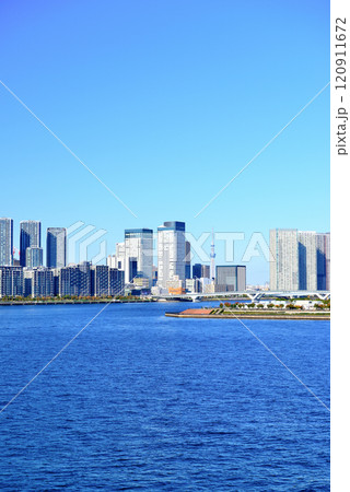 レインボーブリッジから見る晴海埠頭 築地市場方面 レインボーブリッジから見る晴海埠頭 築地市場方面 120911672