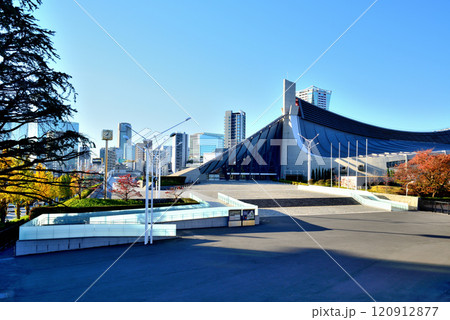 オリンピックスタジアム 国立代々木競技場 秋の風景 オリンピックスタジアム 国立代々木競技場 秋の風景 120912877