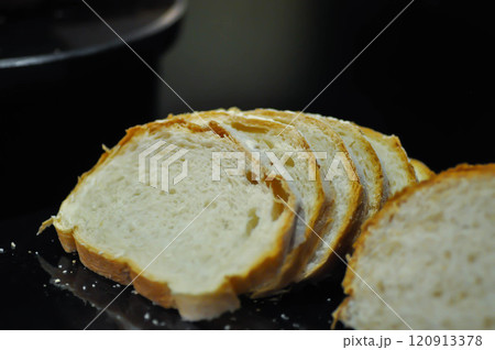 bread , whole wheat bread or sourdough bread or loaf of bread or cut bread 120913378