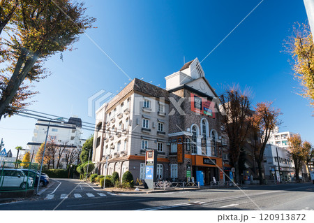 快活CLUB調布国領店 冬晴れの青空 東京都調布市国領町 快活CLUB調布国領店 冬晴れの青空 東京都調布市国領町 120913872