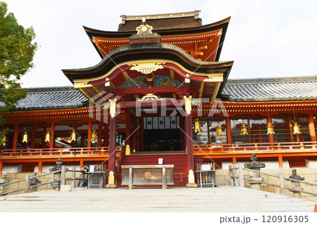 【八幡市「石清水八幡宮」拝殿向拝所】 【八幡市「石清水八幡宮」拝殿向拝所】 120916305
