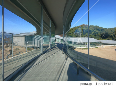 高松市屋島山上交流拠点施設「やしまーる」 120916481