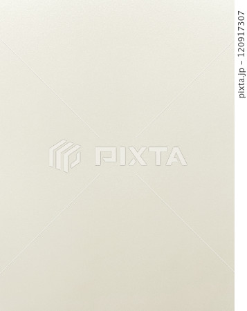 明るいアイボリー色のウレタンフォームの細かな気泡のある表面の縦長の背景画像 明るいアイボリー色のウレタンフォームの細かな気泡のある表面の縦長の背景画像 120917307